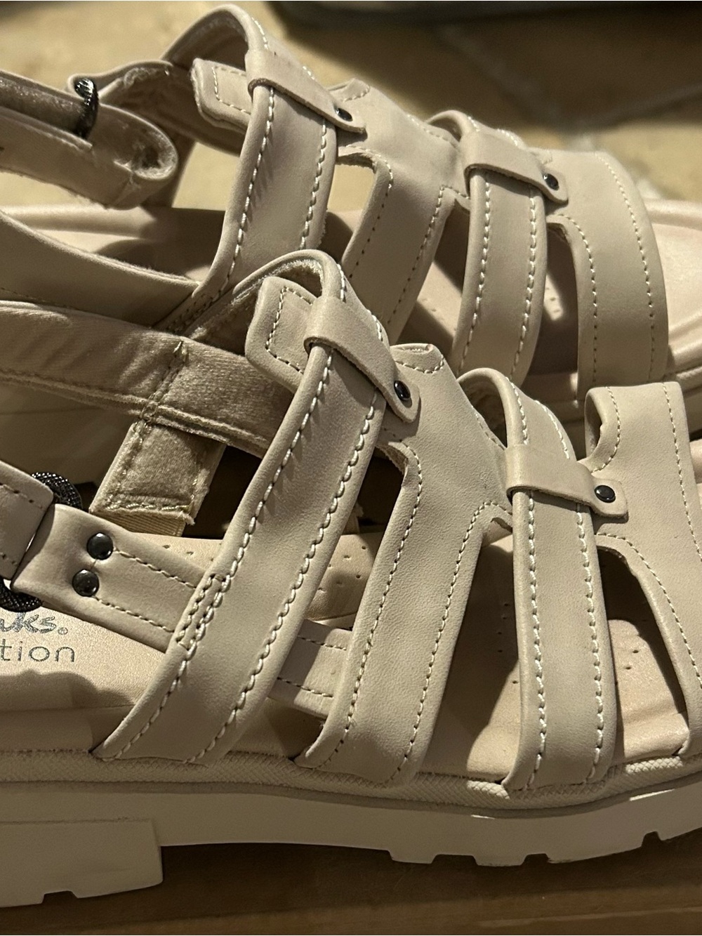Clarks Women's Light Beige Strappy Leather Sandals - Picture 2 of 3